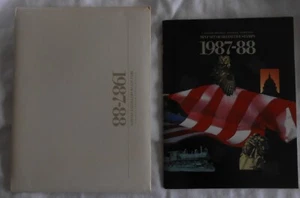 1987 - 1988 - USPS Definitive Softback Yearbook. Stamps Mounted. #02 USPS1987m - Picture 1 of 1
