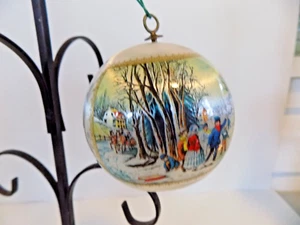 ORNAMENTO, SELLO SATINADO CON CURRIER E IVES NIÑOS PATINAJE - Imagen 1 de 7