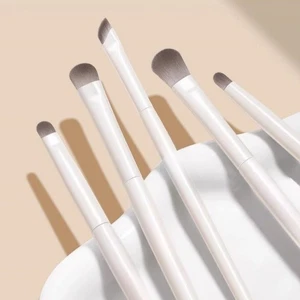 5 Piece Eye Shadow Brush Set with Soft Bristles and Bag for Convenient Storage - Picture 1 of 17