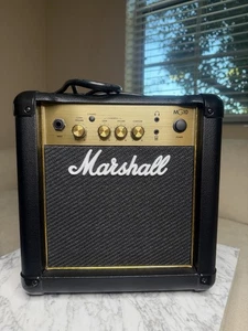 Marshall MG10 Oro - Nuovo - Foto 1 di 7