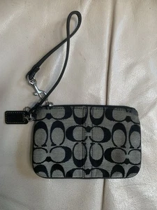 Coach Signature C Women's Zip Wristlet Wallet Black/Gray - Picture 1 of 3