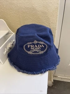 Cappello Prada a secchiello taglia grande - Foto 1 di 6