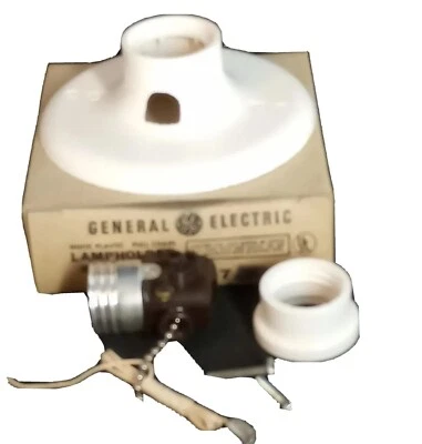NOS 1977 GE 塑料灯座带拉链开关 250W-250V 无插座 GE 5745-7 — 第 1/3 张图片