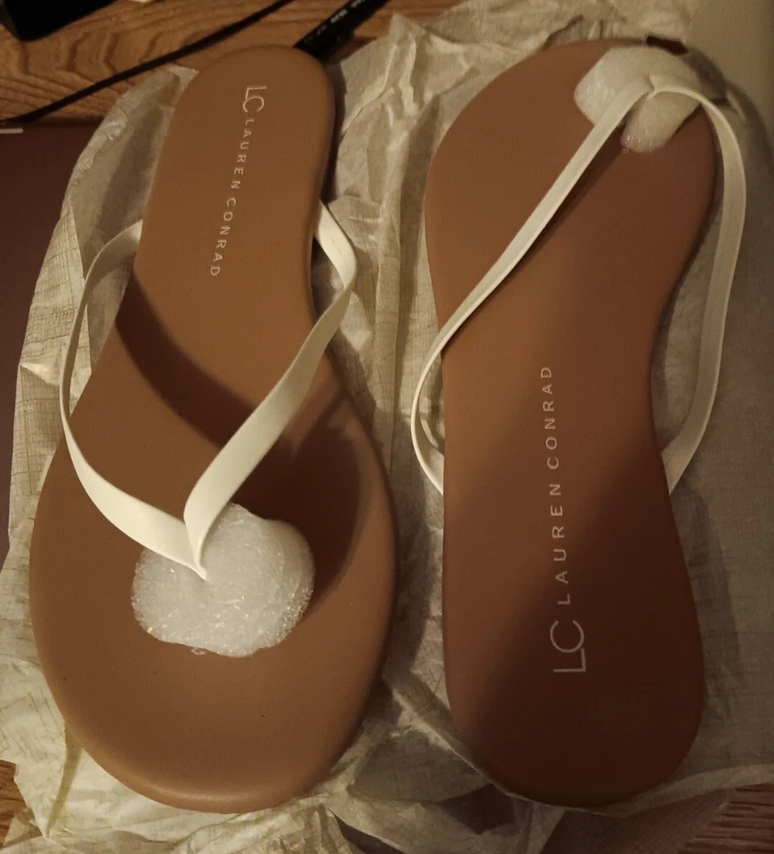 *Lauren Conrad* Sandalias chanclas para mujer, talla 9, correas blancas, suelas tostadas Foto 1 de 4