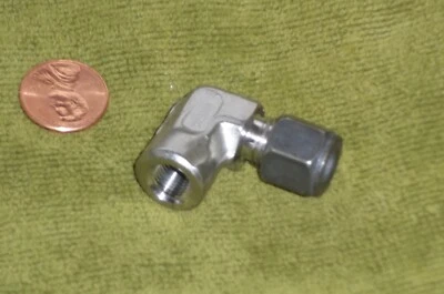 Parker® 1/4 compression X 1/8" NPT FEMALE ELBOW CONNECTOR Stainless Steel FNPT - Image 1 of 2