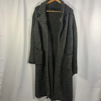 Abrigo suéter tejido Zara para mujer pequeño negro blanco espiga largo cárdigan Foto 1 de 4