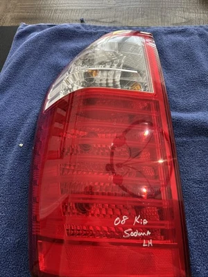 2006-2009 KIA SEDONA DRIVER LEFT HAND SIDE TAILLIGHT OEM - Image 1 of 4