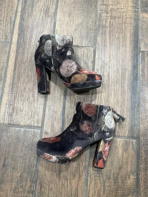 Lindas botas BETTYE MULLER Anthropologie para mujer talla 6,5 terciopelo meade tacón floral Foto 1 de 4