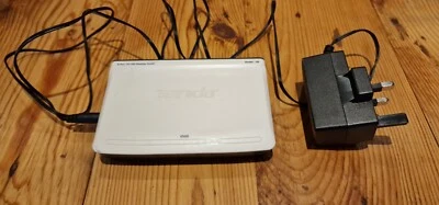 Tenda S8 8 Port 10/100 Desktop Switch - Image 1 of 3