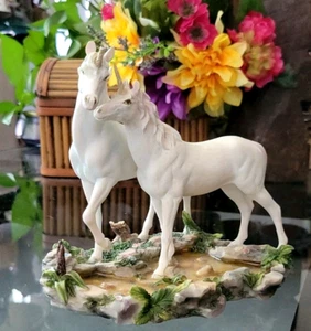 UNICORN Sculpture Leonardo Collection Porcelain-Ceramic Maker's mark Vintage - Picture 1 of 9
