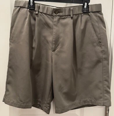 HOMBRE DOCKERS PREMIUM GOLF CORTO VERDE OLIVA PLISADO AJUSTE RELAJADO S-W34 Foto 1 de 4