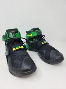 Nike Zoom Mens 10 LeBron Soldier 9 Premium Oregon Ducks Black Green 749490-073 - Picture 1 of 15