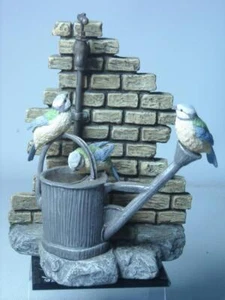 Estatuilla de pájaro Bowbrook Studios BLUE TIT TRIO ON GRIP / LATA DE AGUA BlueTit - Imagen 1 de 5