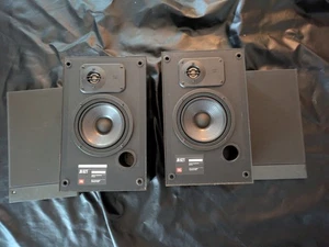 JBL 62T Bookshelf Wire Speaker Set Wood Grain 8 Ohms - Picture 1 of 11