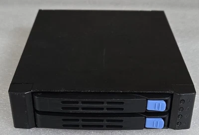 Gabinete Chenbro SK51201 2 bahías 2,5 pulgadas HDD/SSD, 12 Gb/s SAS y plano posterior SATA Foto 1 de 3