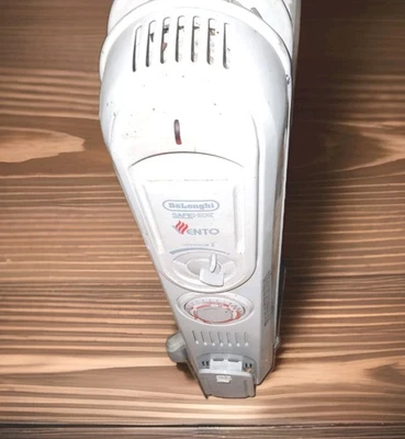 Utilitech 1500-Watt Oil-filled Radiant Tower Electric Space Heater 0689360 - Image 1 of 4