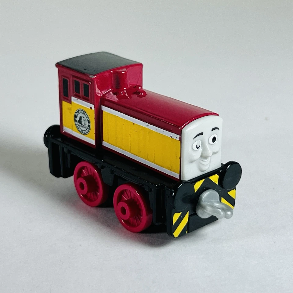 Motor de tanque de dardos Thomas el tren ganchos de plástico fundido a presión amigos aventuras Foto 1 de 4