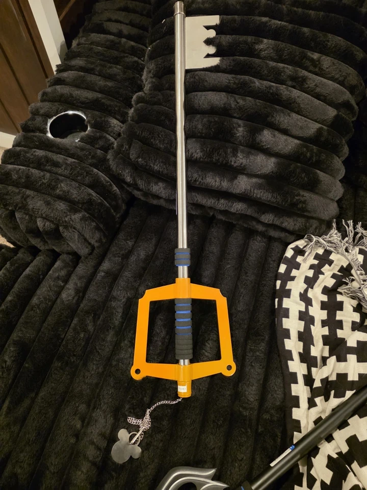 Key Blade Kingdom of Hearts Sora Key Blade - Disney - Cosplay - Espada - Anime Foto 1 de 1