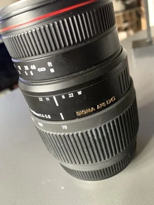 Obiektyw Sigma APO DG 70-300mm do Canon - Zdjęcie 1 z 6