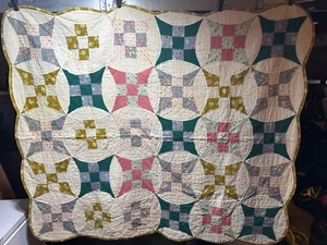 Vintage Hand Sewn Scalloped Edge Quilted Baby Blanket Approx 54 x 48 - Picture 1 of 19