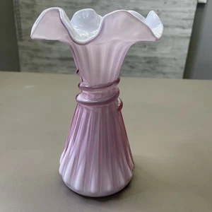 Fenton Dusty Rose Vase White Overlay Wheat Sheaf Ruffle Edge 7.5" Tall Vintage - Picture 1 of 7