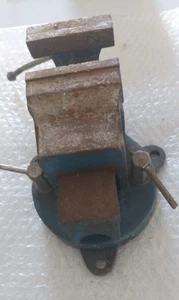 Schraubstock - schwenkbar - ca. 6,9kg - gebraucht - Bild 1 von 2