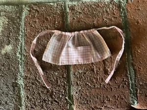 Grembiule vintage anni 70 Barbie bambola vestiti rosa e bianco check gelateria usato in ottime condizioni - Foto 1 di 6