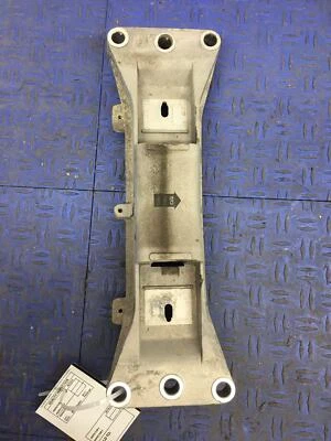 2017 - 2020 GENESIS G80 3.8L AUTOMATIC TRANSMISSION CROSSMEMBER SUPPORT BRACKET Foto 1 de 4