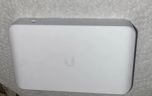 UniFi Network Lite 8 PoE sin alimentación. Adaptador - Imagen 1 de 7