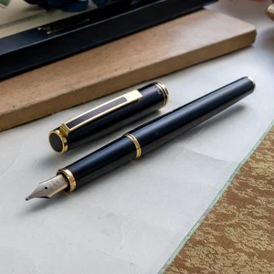 Pluma Estilográfica Pilot Personalizada Original Negra Cuerpo Largo Oro 14K Plumín B De Colección Años 80 - Imagen 1 de 6