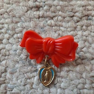 Vtg ITALY RELIGIOUS Bleeding Heart Jesus ENAMEL PENDANT RIBBON Barrett PIN - Picture 1 of 3