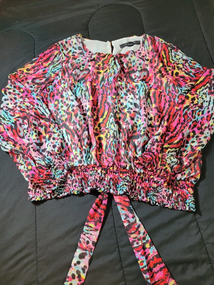 Blusa Andrew Marc Multicolor Estampado Animal Mangas Largas Mediana Usada Foto 1 de 4