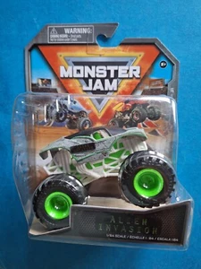 Alien invasion 🔥 1:64 Monster JAM Trucks metal truck vert gris serie 31 - Imagen 1 de 2