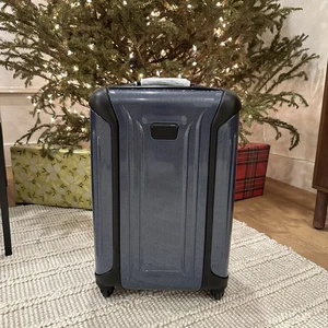 Tumi Vapor 22” International Carry-On Hardcase Spinner Luggage Blue NWT $675 - Picture 1 of 10