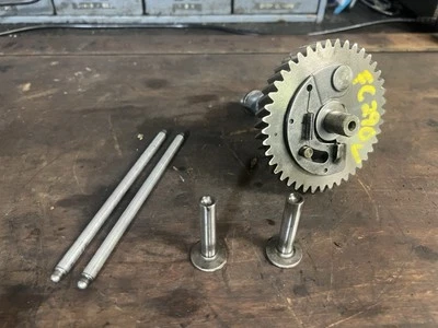 Árbol de levas motor Kawasaki 9hp FC290V 491182130 con elevadores y varillas de empuje Foto 1 de 4