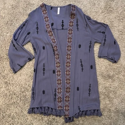 Xhilaration 花卉和服女式 XS/S 波西米亚几何印花紫色流畅上衣 — 第 1/4 张图片