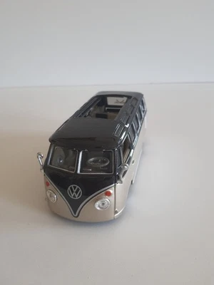 Maisto VW Volkswagen Van Samba BUGZ argento/nero 1:25 RARO!!! - Immagine 1 di 4