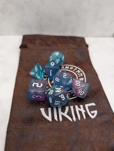 D&D Würfelset "Galaxie" (7-tlg.) | mit Wikinger-Beutel | Pen & Paper RPG Würfel - Bild 1 von 3