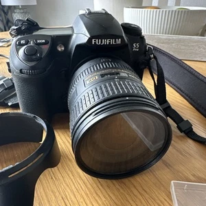 Fujifilm S5 Pro 12.3MP Digital Camera - Picture 1 of 17