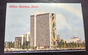 Postal de recuerdo antigua de Honolulu HI-Hawaii Hilton Rainbow Tower c1972 - Imagen 1 de 2