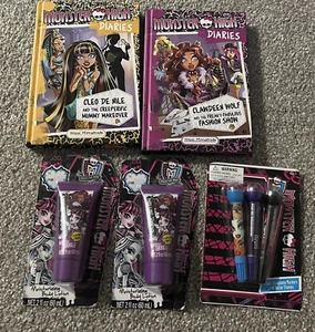 Monster High Tagebücher Bücher mit Lotion Lot und Marker Set 2 Bücher Lot - Bild 1 von 7