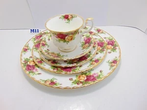 Royal Albert Bone China OLD COUNTRY ROSES, 5 Piece Place Setting ,,,,,,,,,,,,NEW - Picture 1 of 9