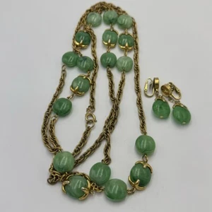 Orecchini Collana Corona Trifari Marmorizzato Verde Lucite Finta Giada Tono Oro Giallo - Foto 1 di 9