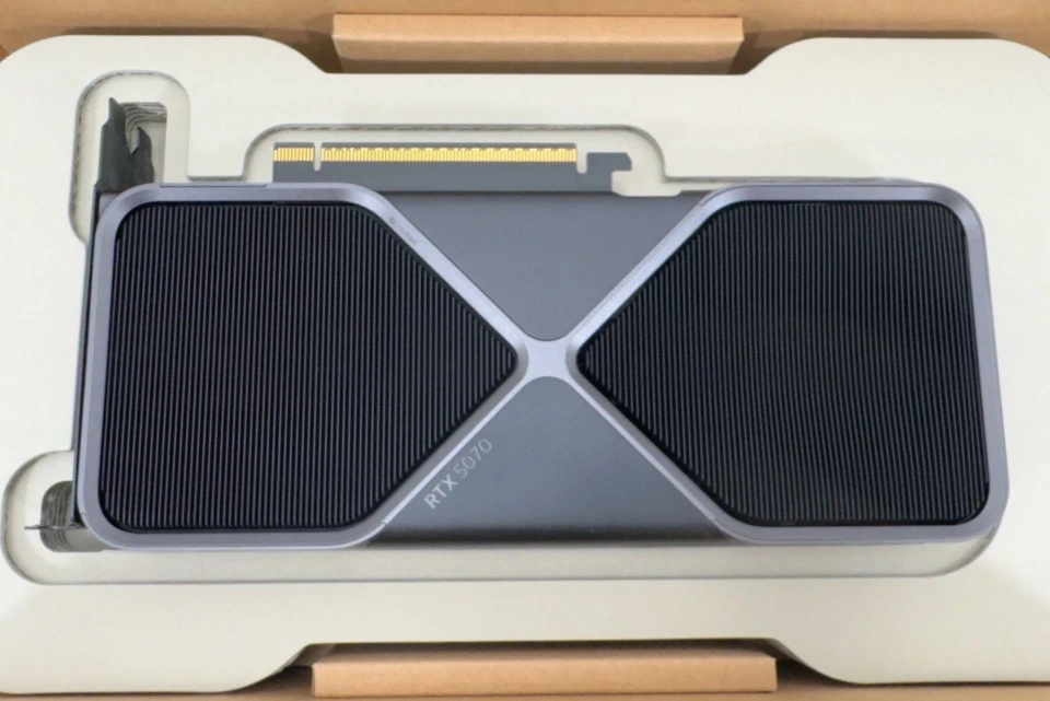 NVIDIA GeForce RTX 5070 Founders Edition FE Graphics Card 12GB GDDR7 - Image 1 of 4