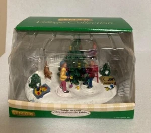 Lemax - Village Collection - Decorating Front Yard Tree - Dated 2009 - With Box - Picture 1 of 10