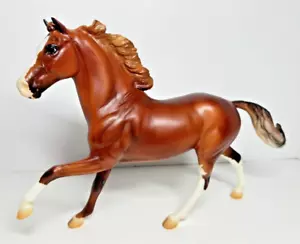 Breyer Horse Chardonnay Chestnut #711518 BreyerFest 2022 carrera especial - Imagen 1 de 17