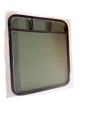 Ventana de autobús sin marco de emergencia Foto 1 de 3