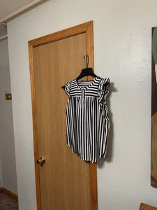 Loft Small Black & White w/Stripes w/Ruffle Cap Sleeves Blouse - EUC - Picture 1 of 4