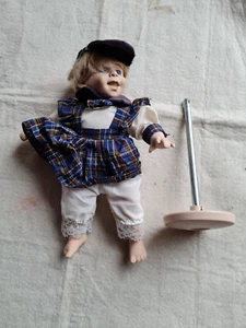 Porzelanpuppe/Sammlerpuppe - Bild 1 von 2