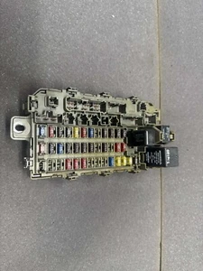 1996-2000 Honda Civic Under Dash Fuse Box - Picture 1 of 1